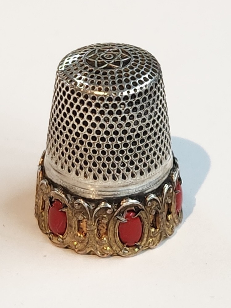 VINTAGE / ANTIQUE CABACHON 800 SILVER THIMBLE GERMAN