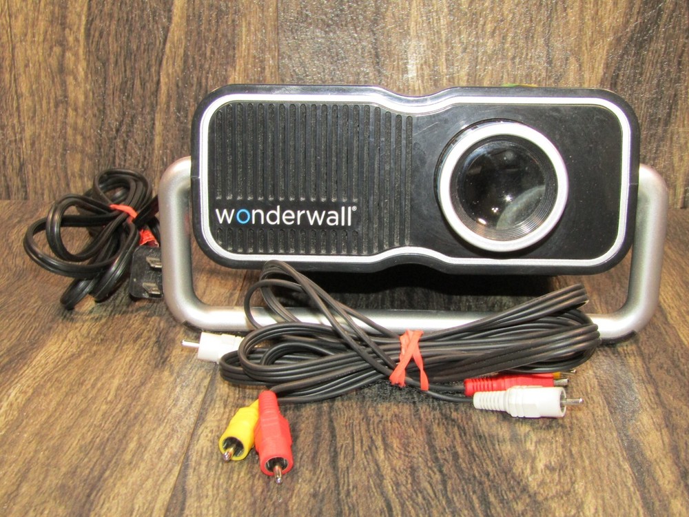 Discovery Merch Source Wonderwall Projector-DX Small Blackpro Model # 1637401