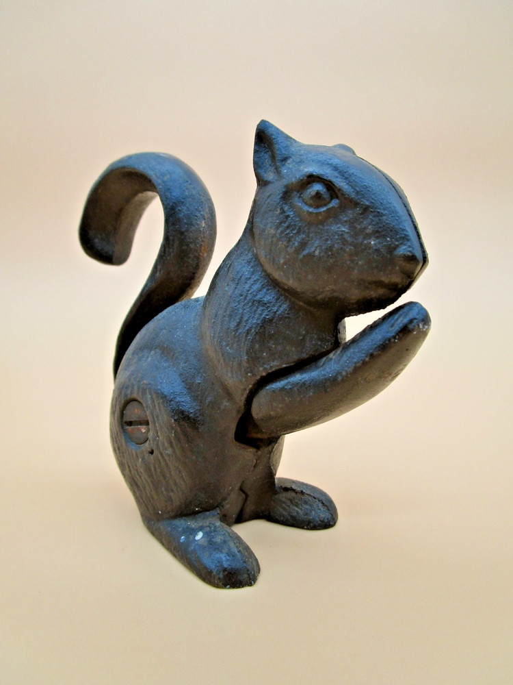 Vintage Cast Iron Squirrel Nutcracker Tail-Up Design Black Heavy Nut Cracker
