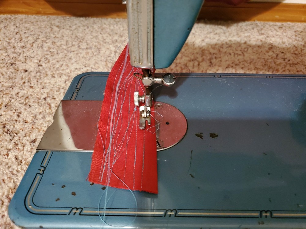 Vintage Super Deluxe Universe Precision Sewing Machine