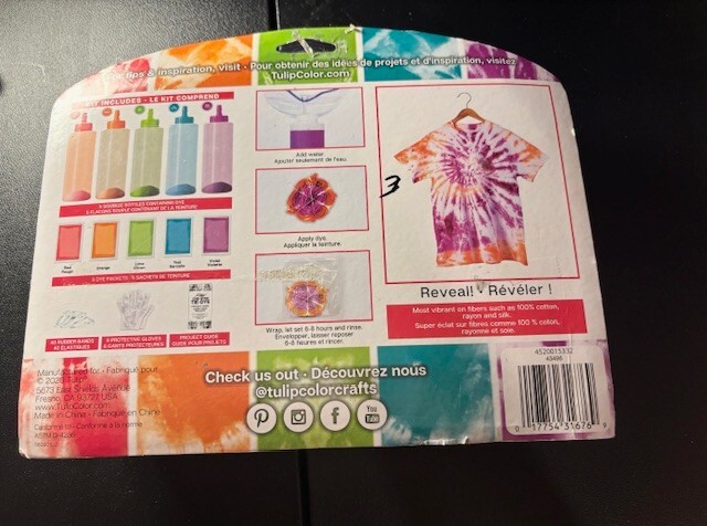 New Tulip One-Step 59 Piece Tie-Dye Kit with 5 Refill Packets
