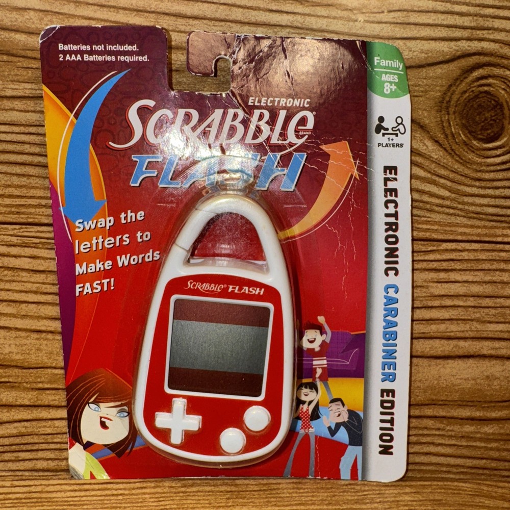 Hasbro SCRABBLE FLASH Handheld Electronic Clip-On Carabiner Game - RETAIL