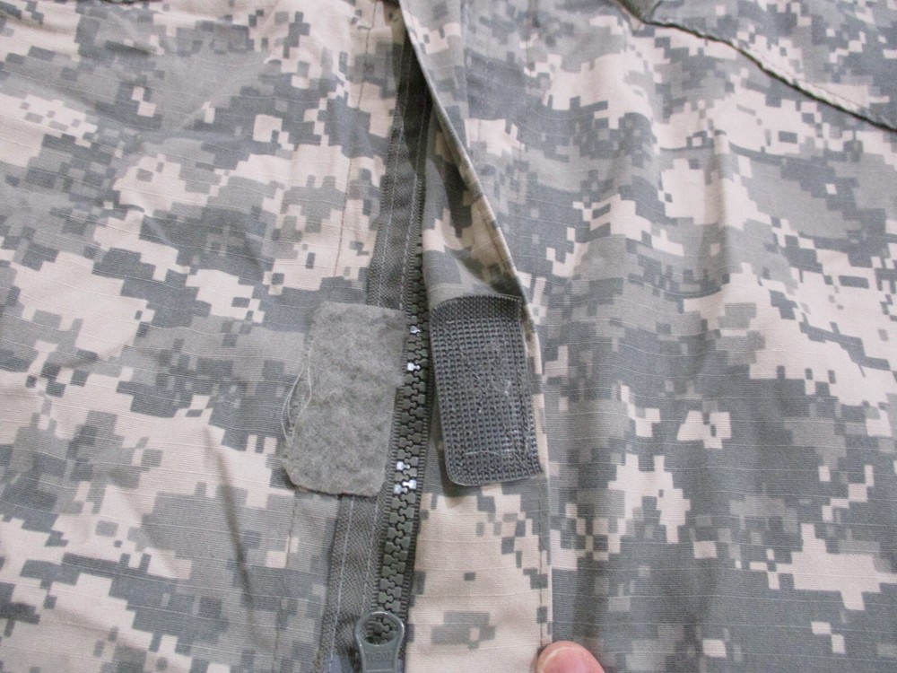 US Army Combat Jacket Mens Size Large