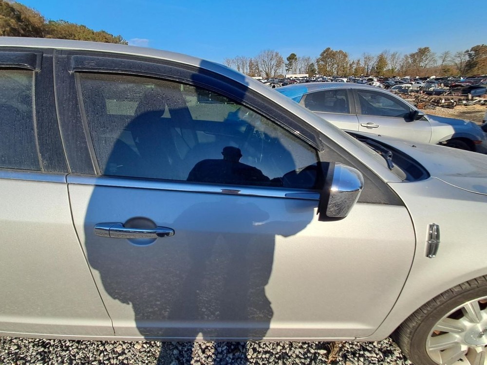 MKZ 2010 Glove Box 4869932