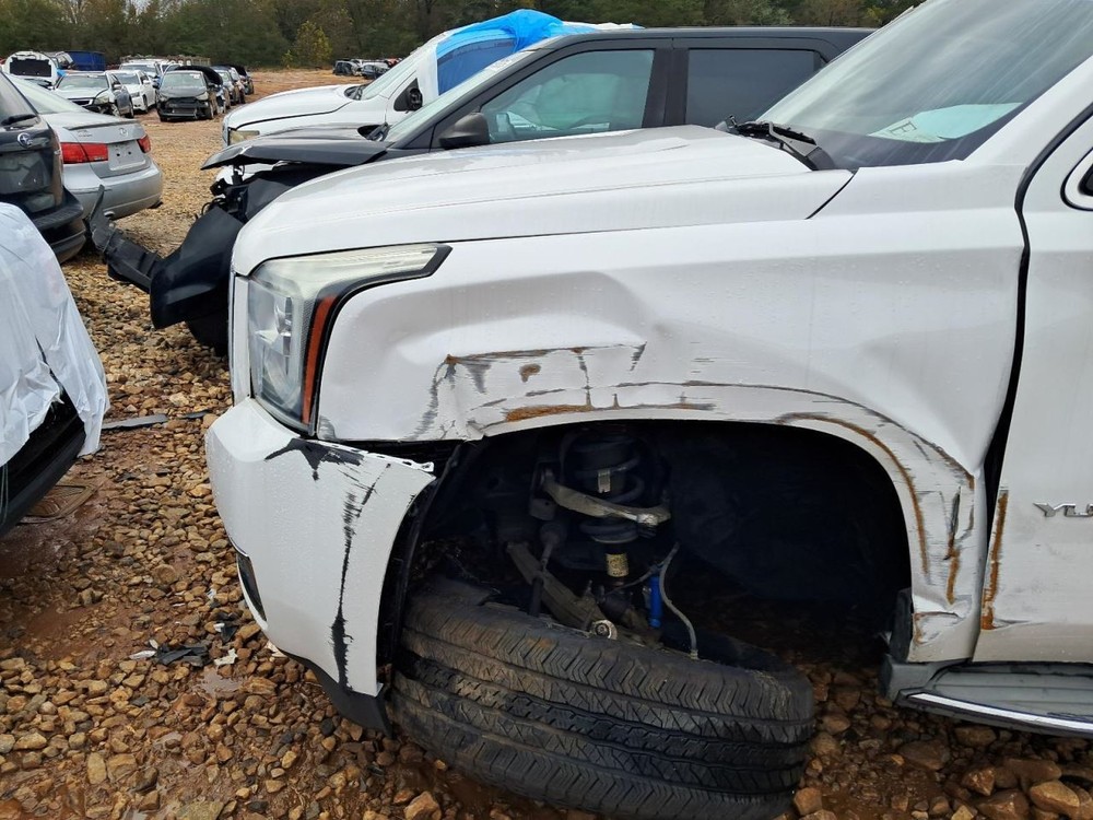 Fuse Box Engine Fits 15-20 ESCALADE 4846366
