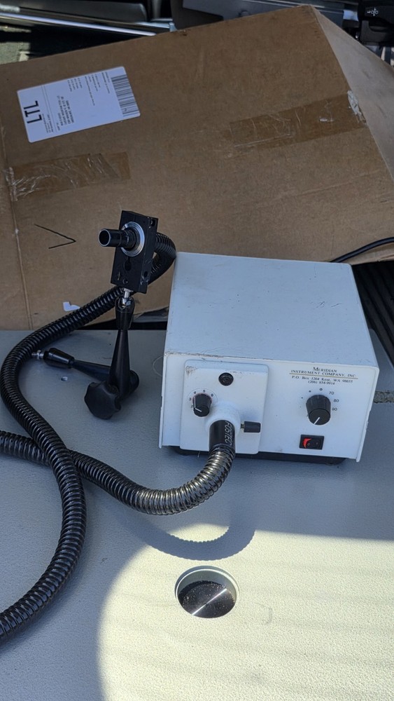 Fiber Optic Illuminator 8300-12