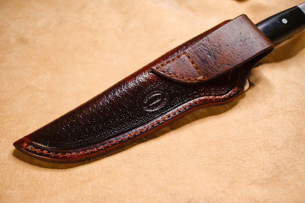 Custom Leather Sheath w/feather for Buck 124