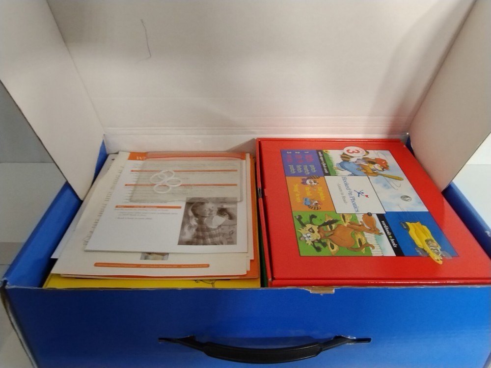 Hooked on Phonics - Learn to Read, First Grade in Excellent Condition