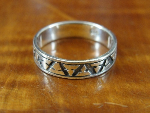 Band with Arrowhead Pattern Sterling Silver 925 Ring Size 7