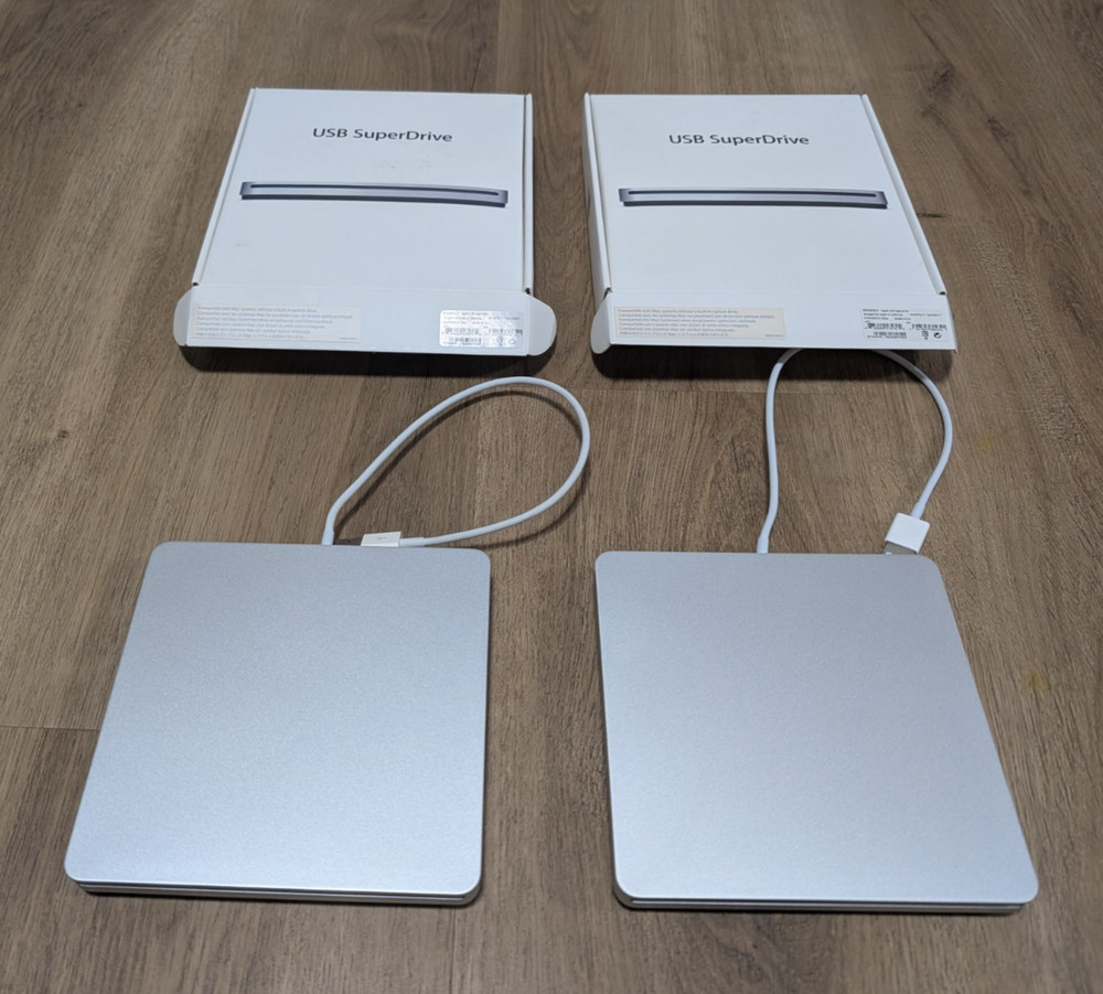 Apple USB SuperDrive (MD564ZM/A) - Complete! Excellent Condition!