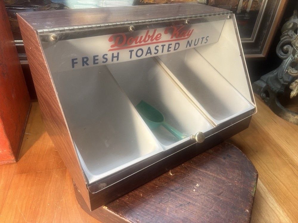 1960’s Double Kay ~The Kelling Nut~ Display Box