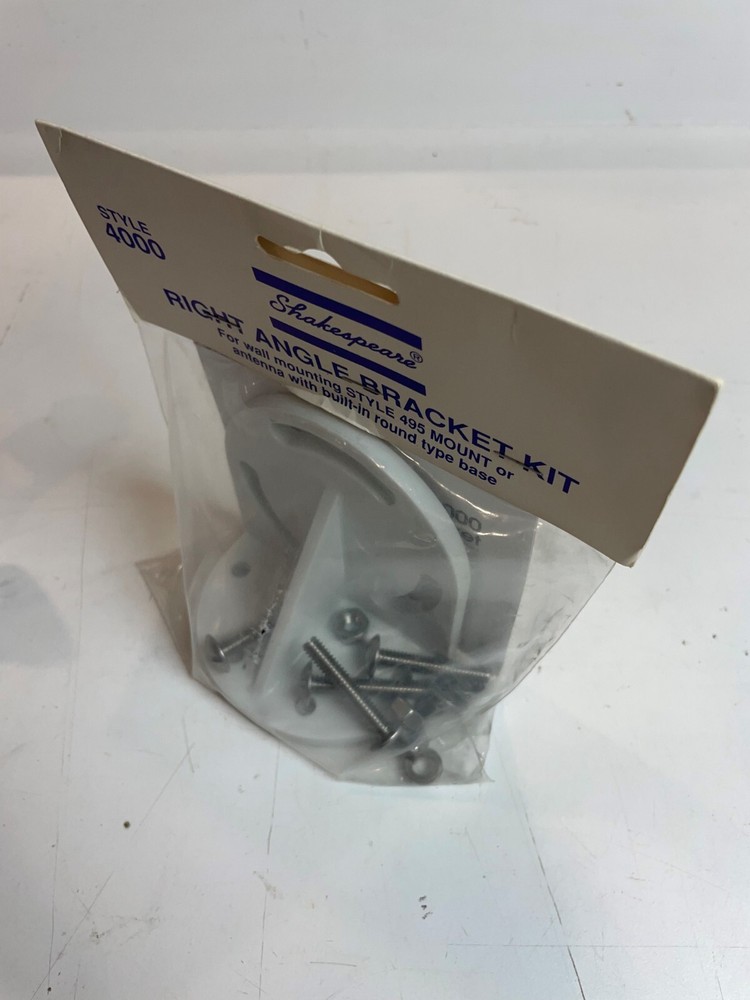 Shakespeare RIGHT ANGLE VHF ANTENNA BRACKET KIT. STYLE 4000