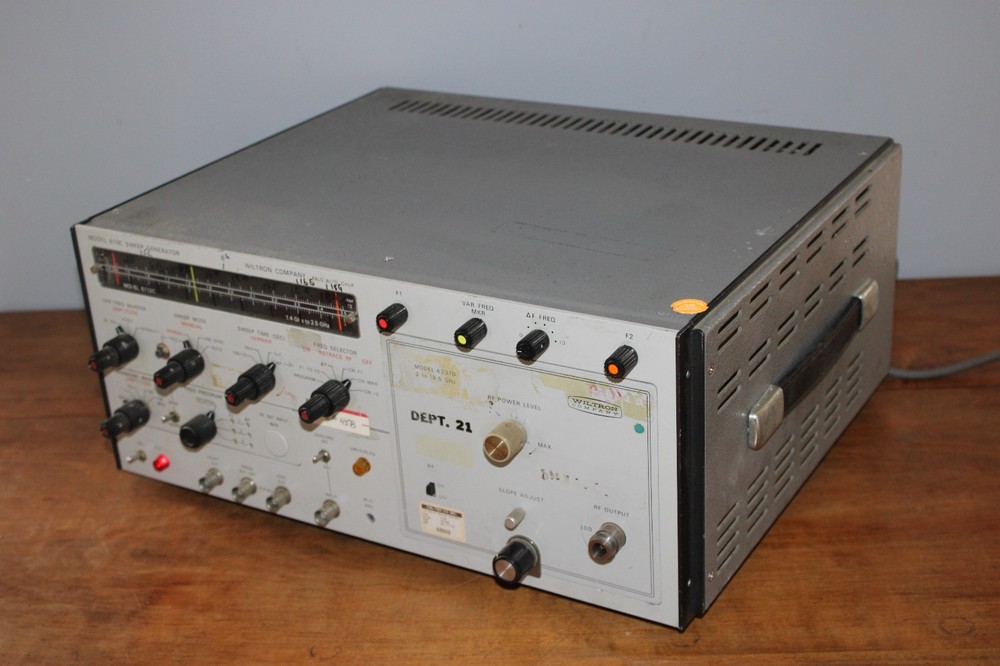 Wiltron 610D Sweep Generator (UNTESTED-POWERS ON)