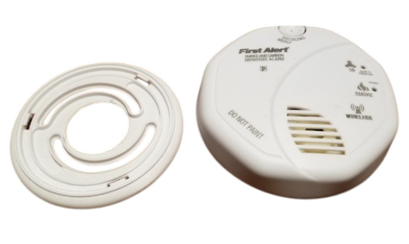 First Alert (ZCOMBO) Smoke and Carbon Monoxide Detector Mount - 3d Printed