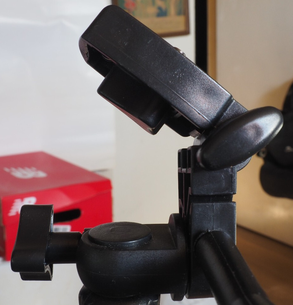 Weifeng WT3110A Camera Using Professional Flexible Aluminum Tripod Silver