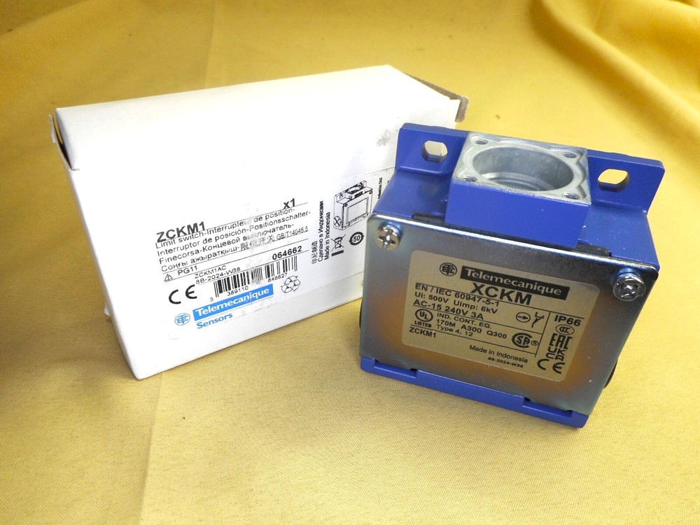 SCHNEIDER ZCKM1  limit switch body (NIB)