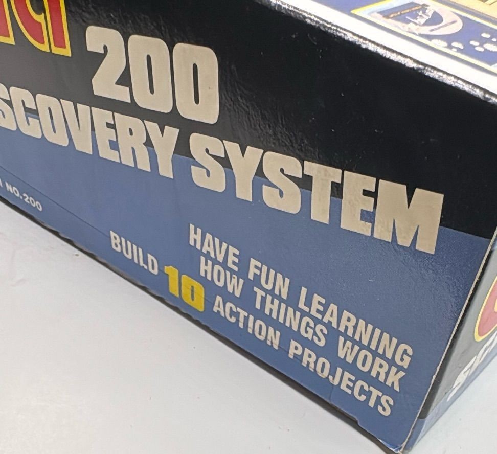 Capsela 200 Motorized Science Discovery System 1990 Starter Set Boxed