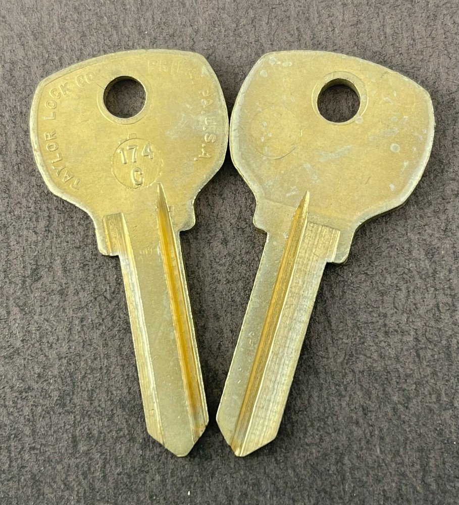 Lots of 174C Type Key Blank