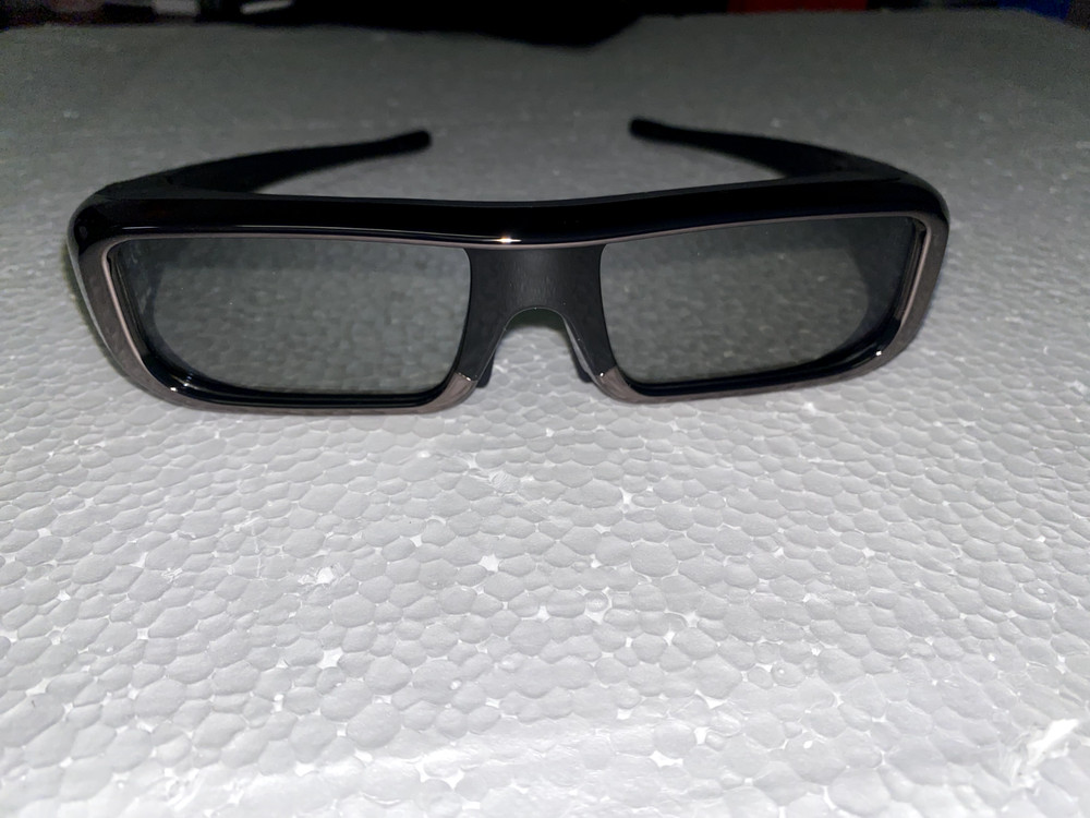 Sony 3D Glasses TDG-BR100 Regular Size Bravia 3D Sync Transmitter CHROME