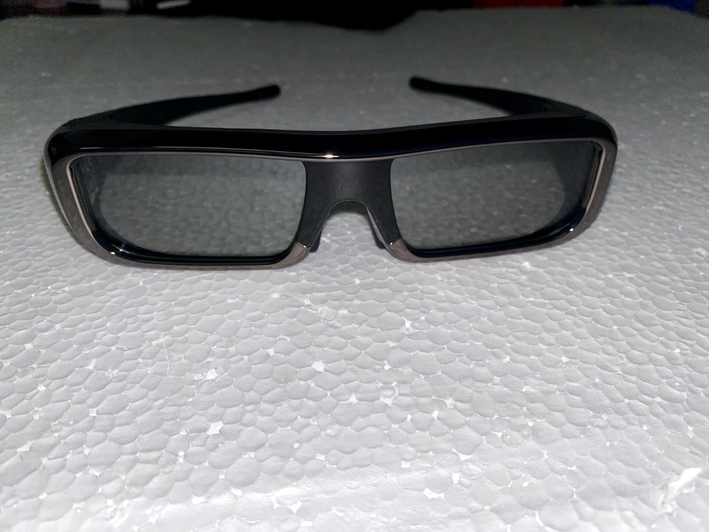 Sony 3D Glasses TDG-BR100 Regular Size Bravia 3D Sync Transmitter CHROME