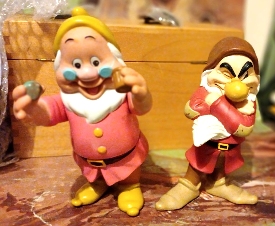2 x Vintage Snow White's Dwarfs with Doc & Grumpy in plastic