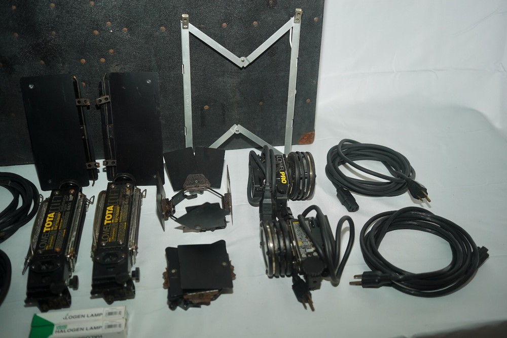 Lowel Tota (2) and Lowel Pro (2) Lighting Bundle Softbox and Case Tested
