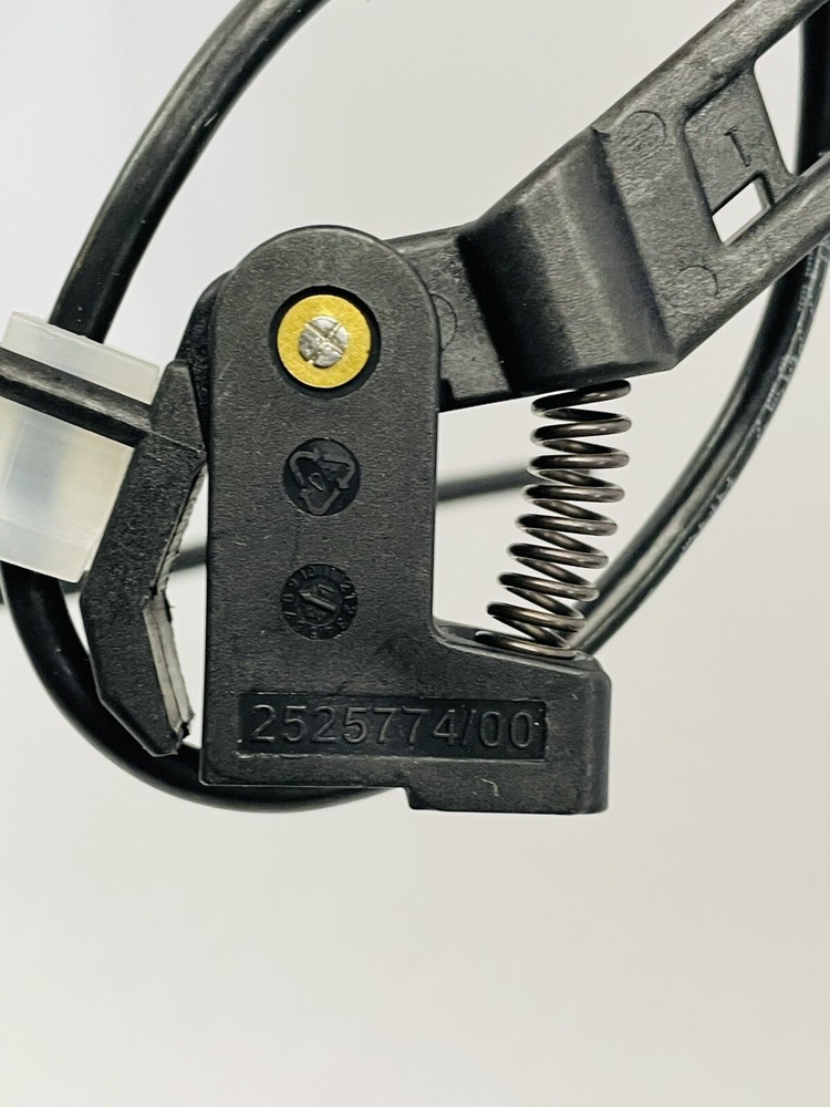 GRIP ASSEMBLY KIT 2525784