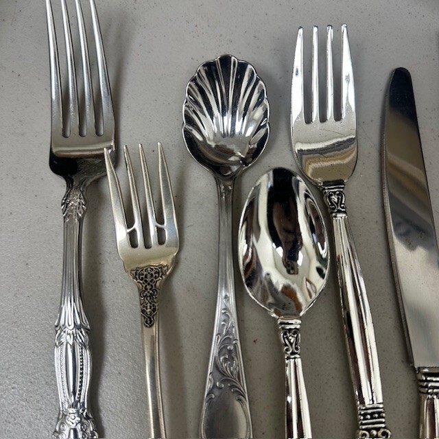 Miscellaneous Flatware Cutlery Bundle - 8 pieces