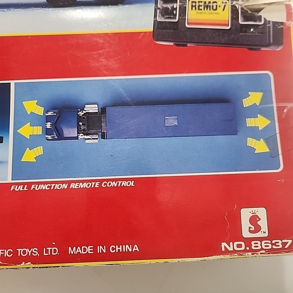 Battery Operated Remote Control 18-Wheel Hauler [117]