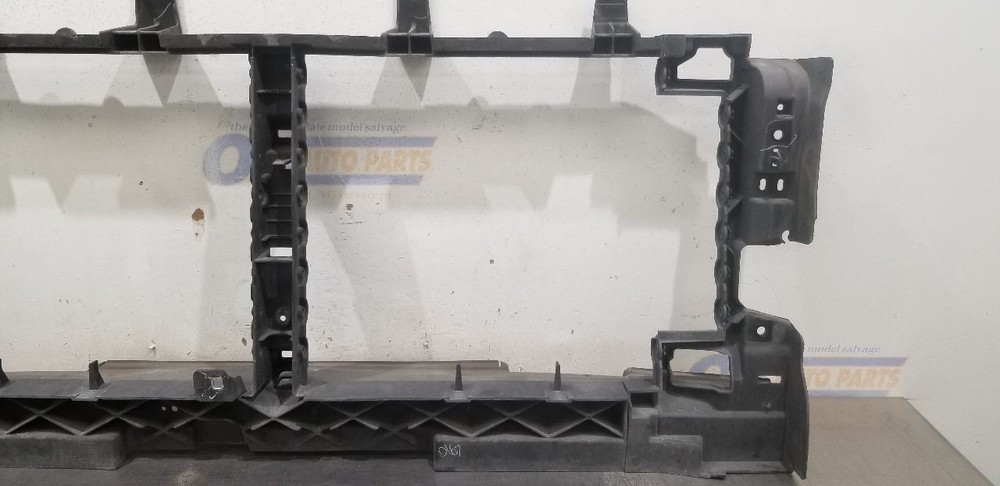 20 CHEVY SILVERADO 1500 AIR SHUTTER 5.3L