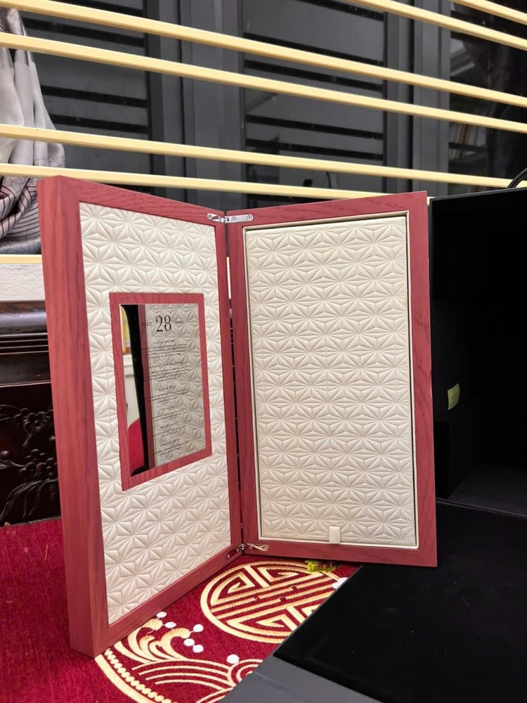 Paper box The DAIMORE 28 Years