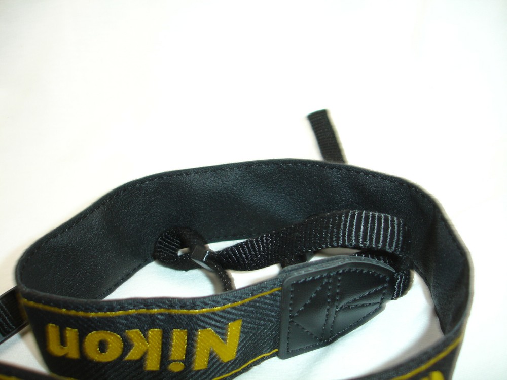 NIKON D610 CAMERA NECK STRAP , AN-DC10 Genuine