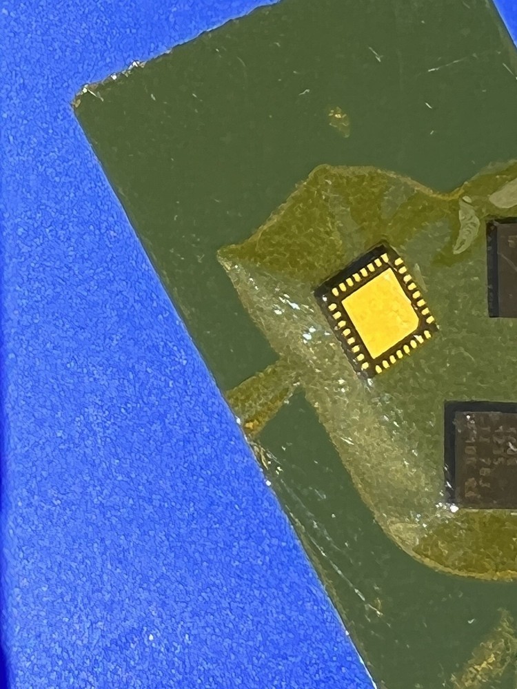 ADS1261 IRHBR ic (2 pcs) Texas Instruments