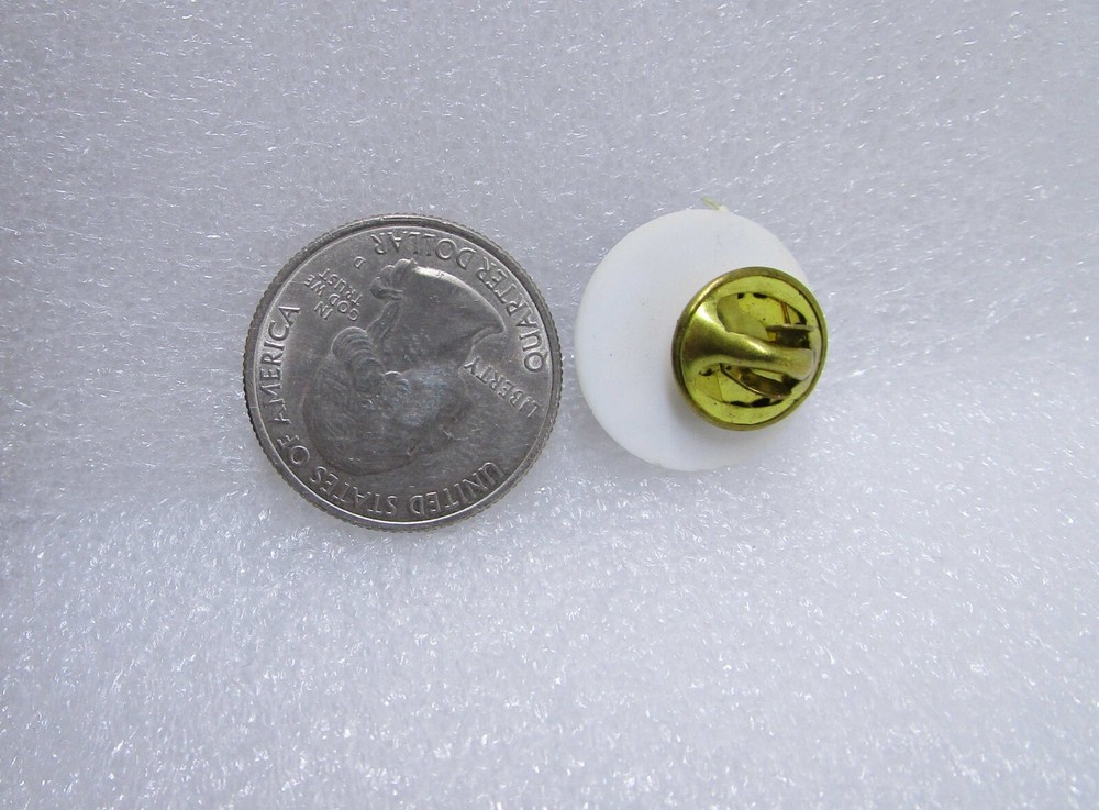 I'm Helping Plastic Pin