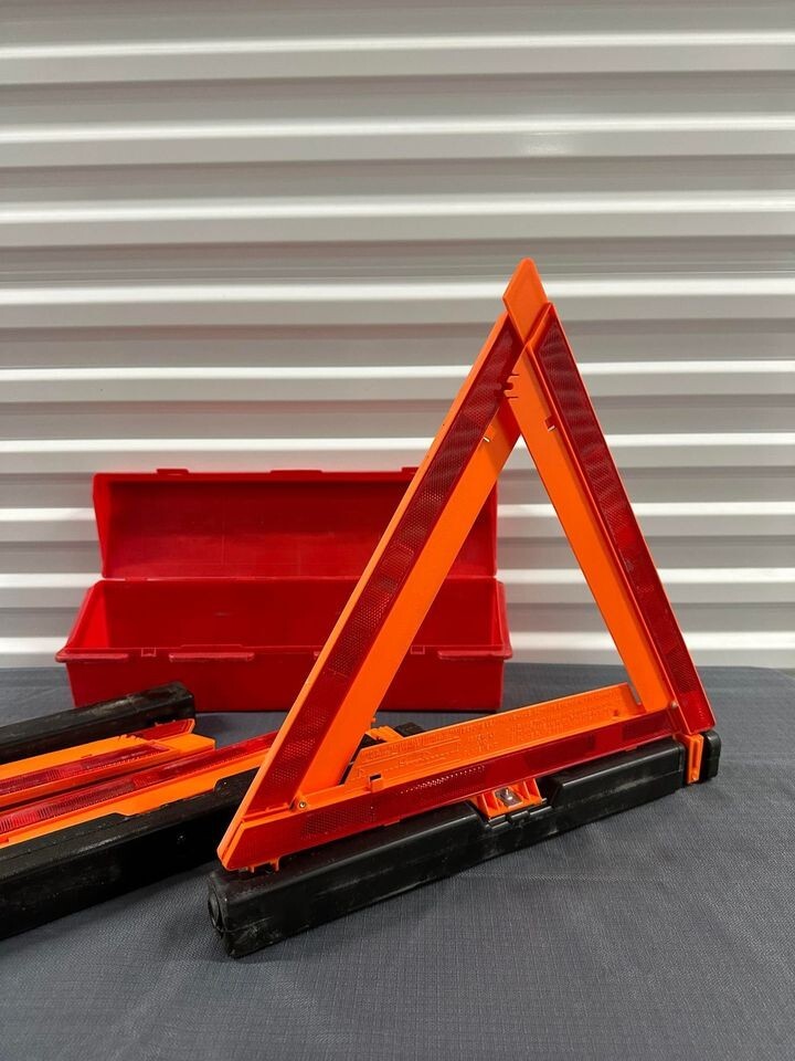 Emergency Reflective Warning Triangle Model 1005