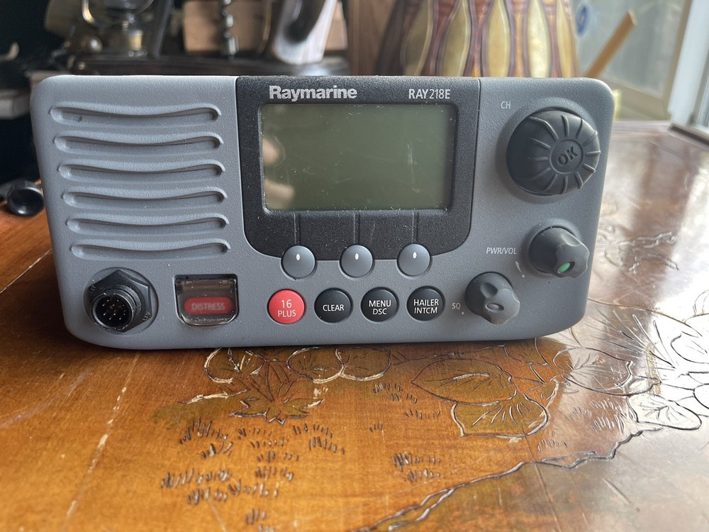 Raymarine Ray218E VHF Radio Class D E43033