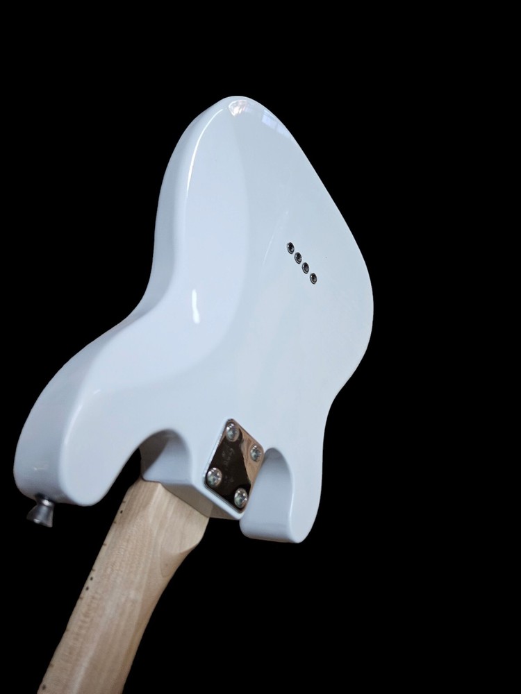 GREAT PLAYING NEW 4 STRING SOLID BODY WHITE ELECTRIC TENOR UKULELE