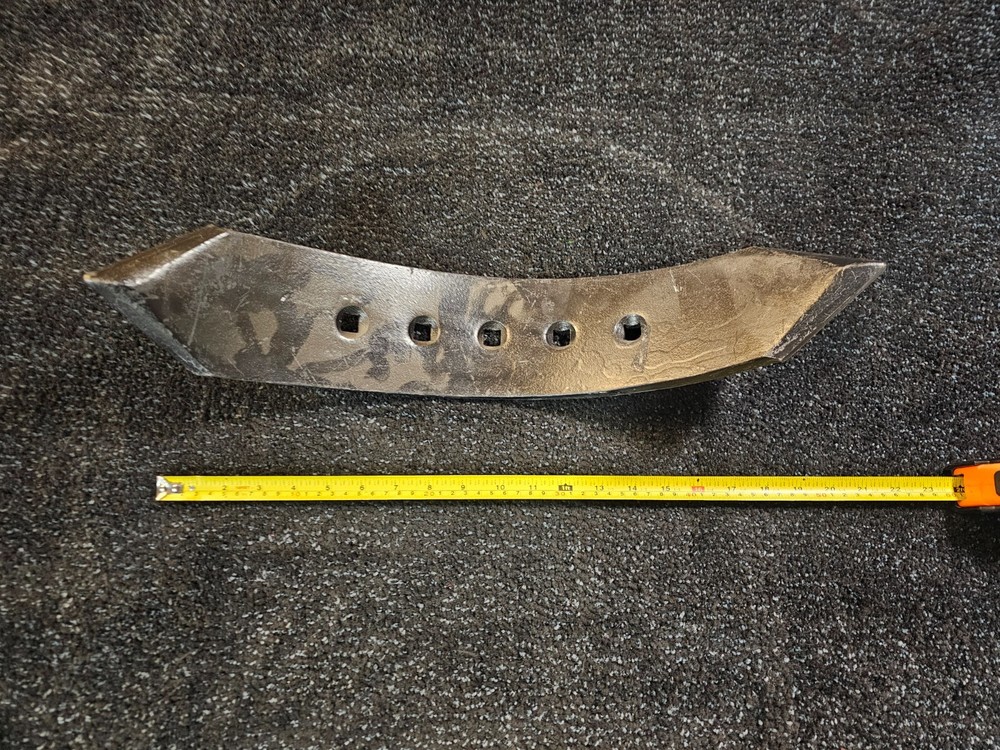 (QTY 3) Wiese 1245R Right Oriented Twisted Chisel Spike with 5-Hole Pattern