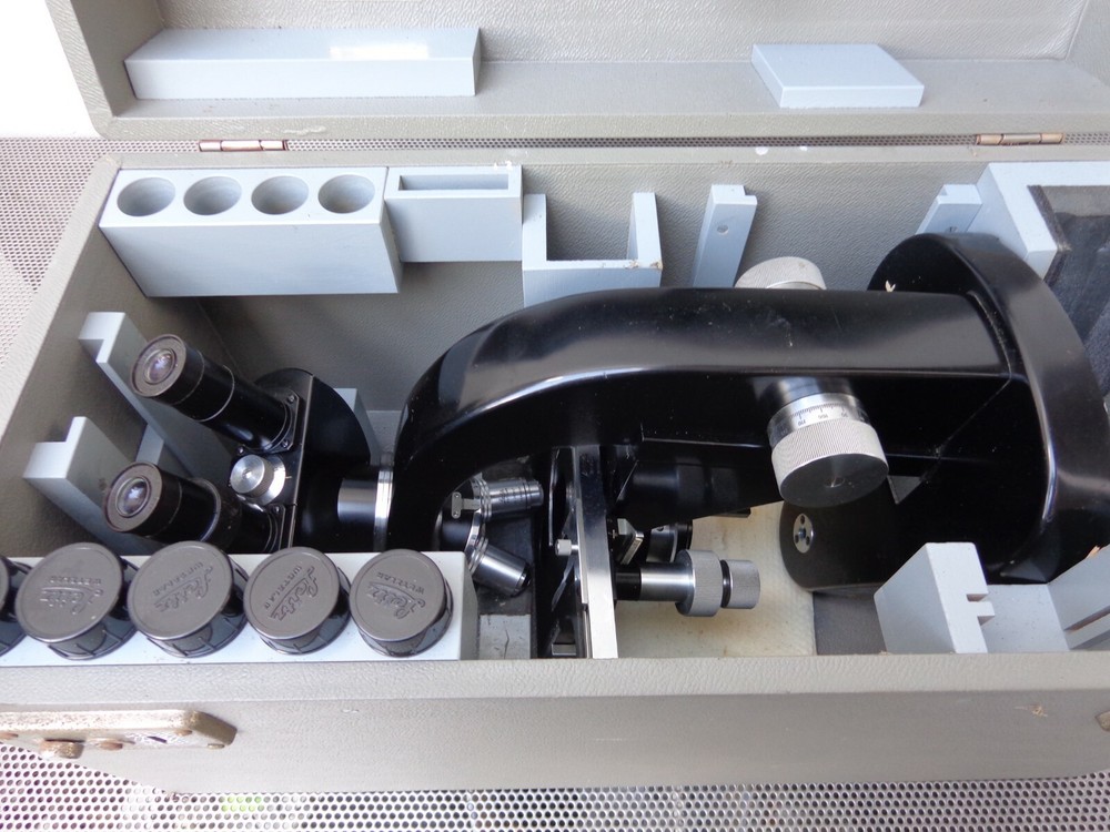 leitz wetzlar microscope 510229 with case 4x