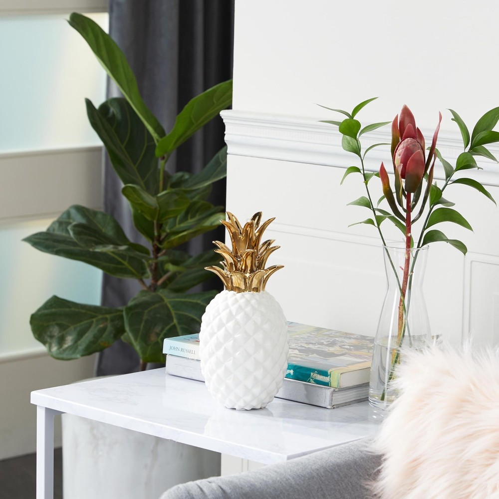 CosmoLiving Cosmopolitan Porcelain Ceramic Pineapple Fruit Sculpture Decor