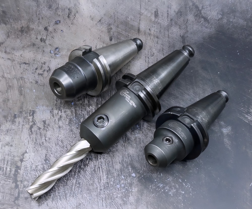 LOT OF 4 CAT40 MACHINE HOLDERS - COMMAND COLLET CHUCK + END MILL HOLDERS