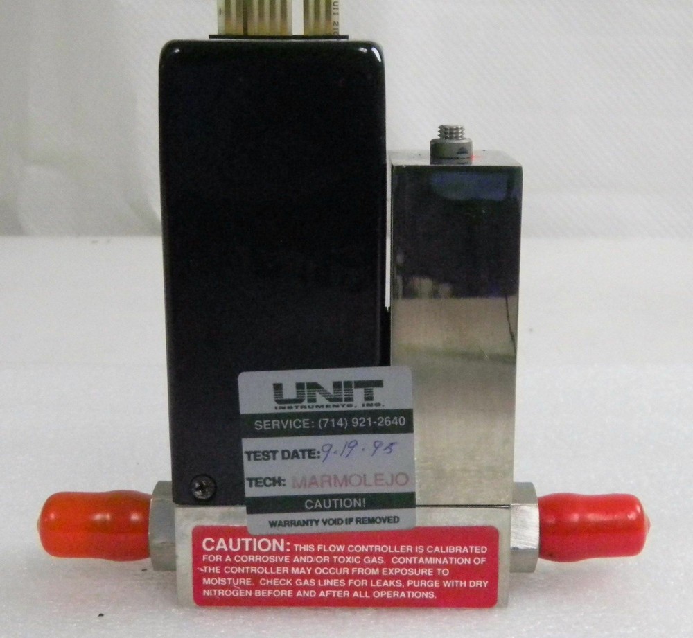Unit UFC-1500A, Mass Flow Controller, Gas- SiH2Cl2, Range- 150 SCCM, 1/4" M I/O