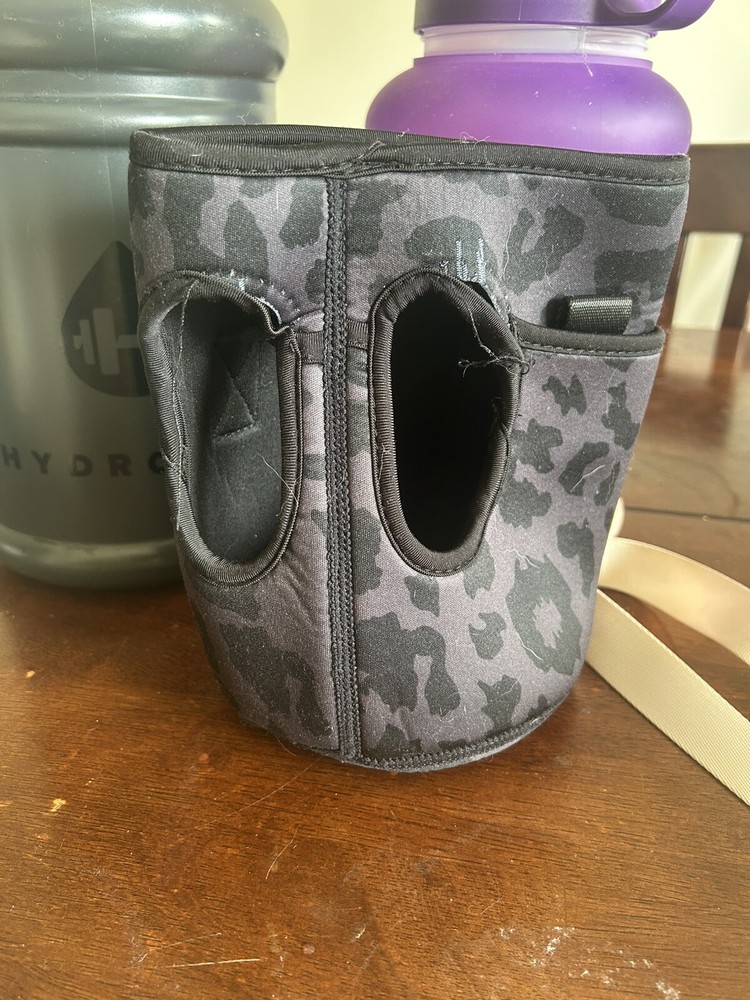 HYDROJUG Black Hydro Jug Sleeve with Pockets