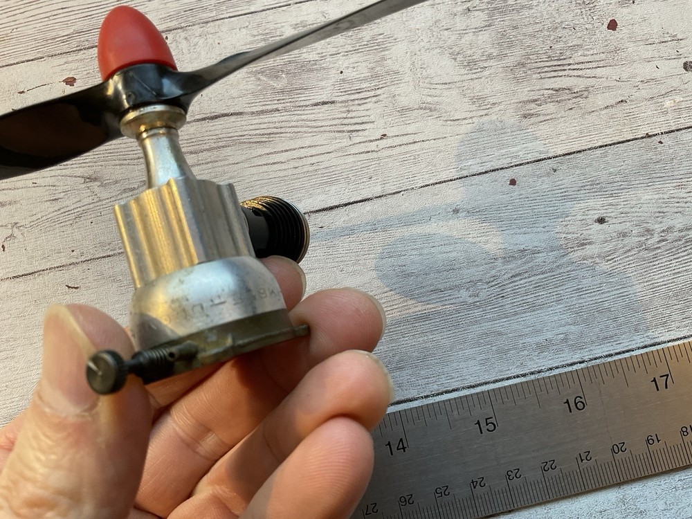 ORIGINAL VINTAGE THIMBLE DRONE ENGINE AND PROPELLER