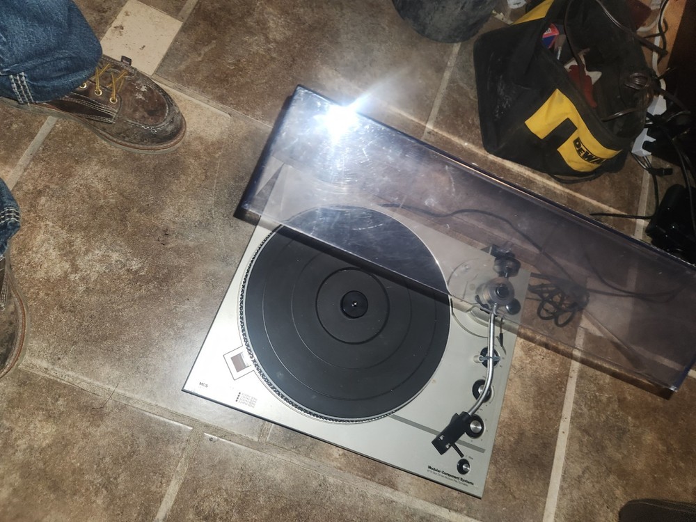 MCS Series Turntable (Modular Component Systems) Model 6710 Belt Drive. Technic