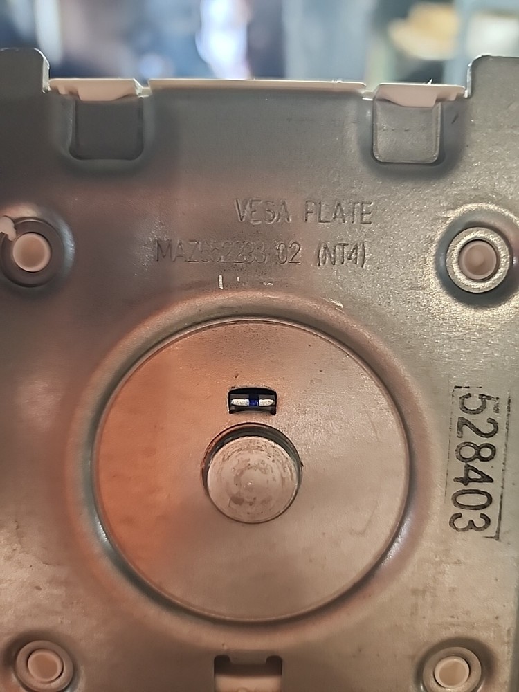 Lg Stand Maz652233 02 (NT4)