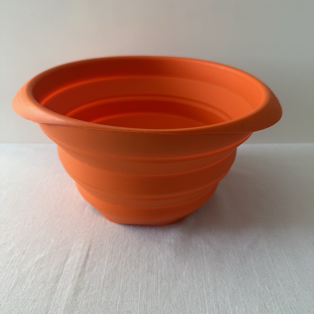 Collapsible Silicone Mixing Bowl Orange Solid Pattern Small Storage Solution