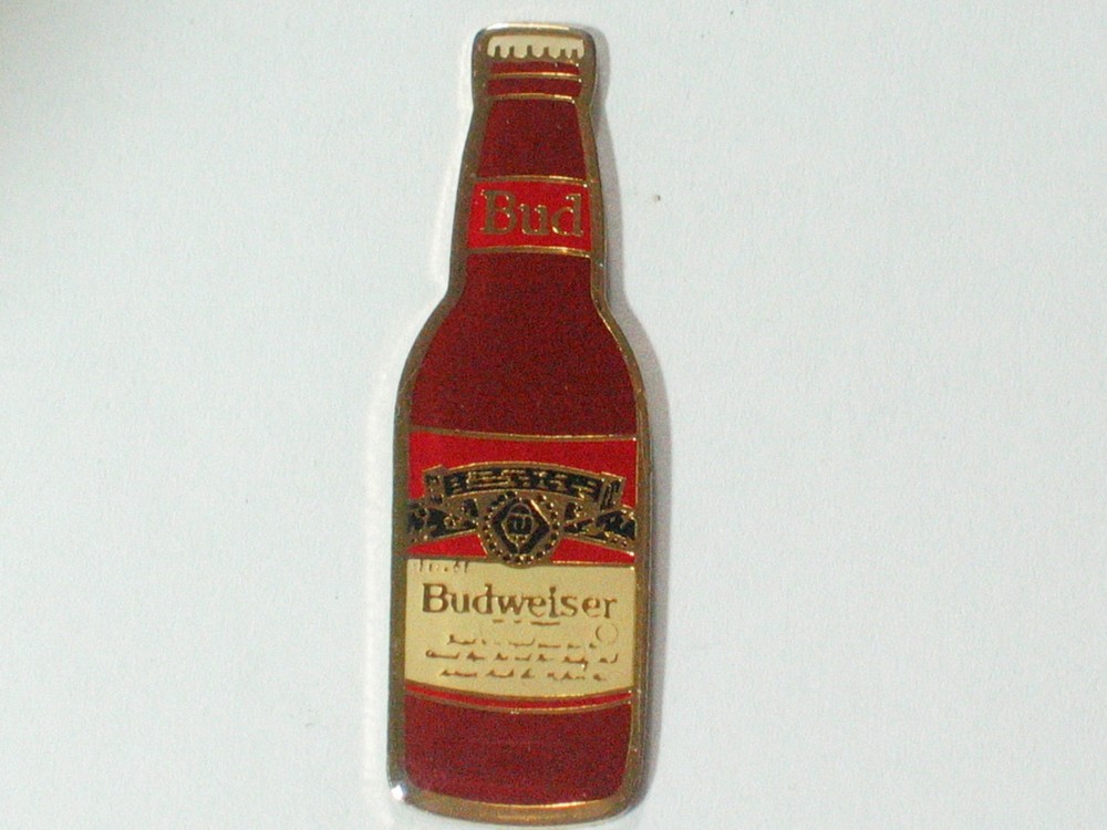 Vintage Budweiser Bottle Beer Pin **