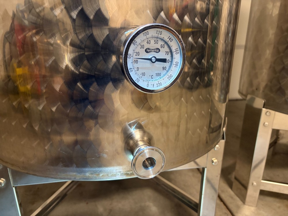 300 L stainless steel variable capacity tanks