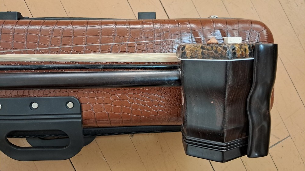 Sandal wood Erhu